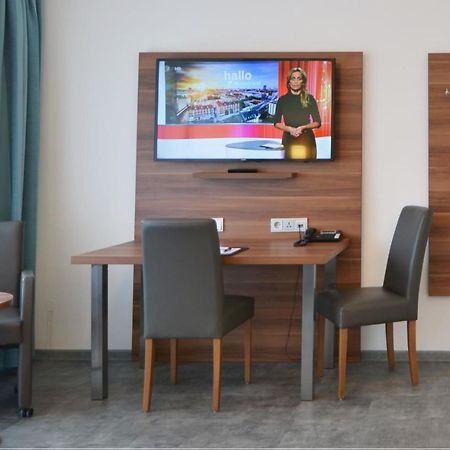 Neu Heidelberg - Guesthouse & Apartments Екстер'єр фото